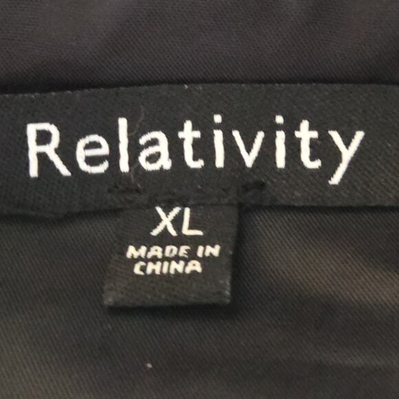 Relativity Women's Lightweight Quilted Vest Size XL Red Black Plaid Zip Front - Picture 6 of 10